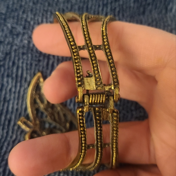 Costume bracelets and rings - Picture 3 of 9